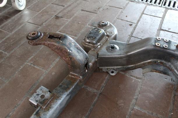 Foto: VORDERACHSE / ACHSE VORN eines Opel Astra 1.6 7DC 2H2