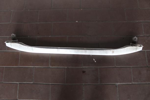 Foto: VERSTÄRKUNG VORN eines Opel Agila 1.2 16 V GL