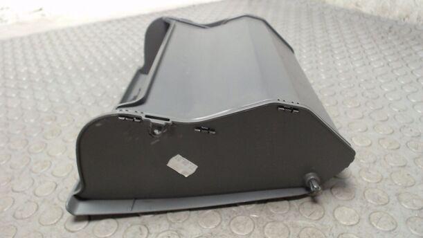 Foto: HANDSCHUHFACH eines Opel Agila 1.2 16 V