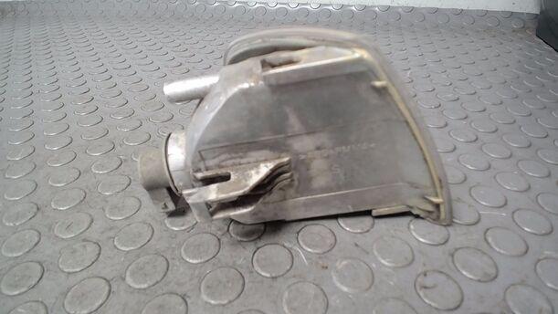 Foto: BLINKER LINKS / VARIANT ) eines VW Polo Classic 75