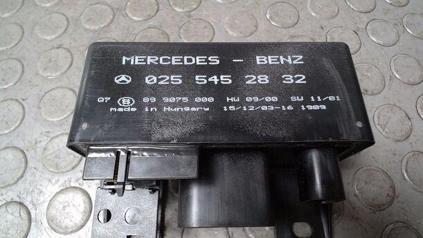 Foto: VORGLÜHRELAIS/ VORGLÜHSTEUERGERÄT eines Mercedes-Benz Vaneo CDI 1.7