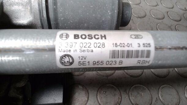 Foto: SCHEIBENWISCHERMOTOR VORN ( 1 HALTER GESCHWEIßT ) eines Skoda Octavia Combi 1.6 TDI