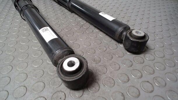 Foto: STOSSDÄMPFERPAAR HINTEN ( COMBI ) eines Skoda Octavia Combi 1.6 TDI