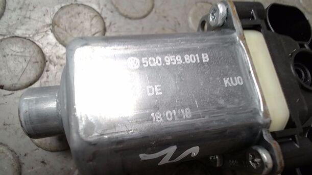 Foto: FENSTERHEBERMOTOR VORN LINKS eines Skoda Octavia Combi 1.6 TDI GL