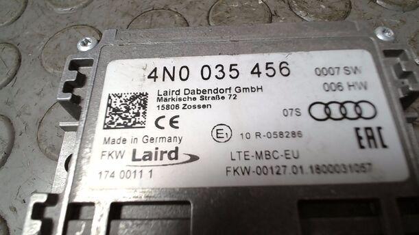 Foto: SIGNALVERSTÄRKER MOBILFUNK eines Skoda Octavia Combi 1.6 TDI GL
