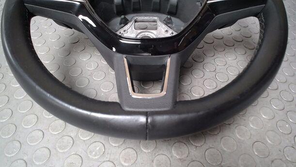 Foto: LEDERLENKRAD eines Skoda Octavia Combi 1.6 TDI GL