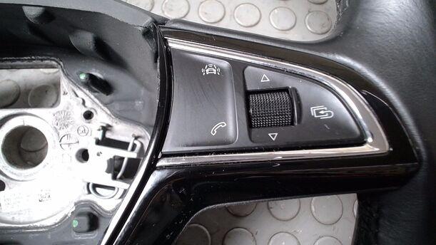 Foto: LEDERLENKRAD eines Skoda Octavia Combi 1.6 TDI GL