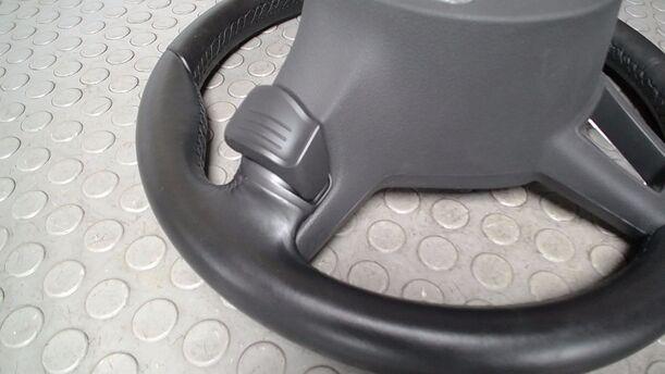 Foto: LEDERLENKRAD eines Skoda Octavia Combi 1.6 TDI GL