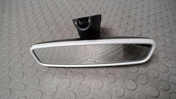 Foto: INNENSPIEGEL AUTOMATISCH ABBLENDBAR eines Skoda Octavia Combi 1.6 TDI GL