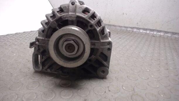 Foto: LICHTMASCHINE eines Renault Clio 1.2 16V GL