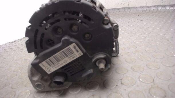 Foto: LICHTMASCHINE eines Renault Clio 1.2 16V GL