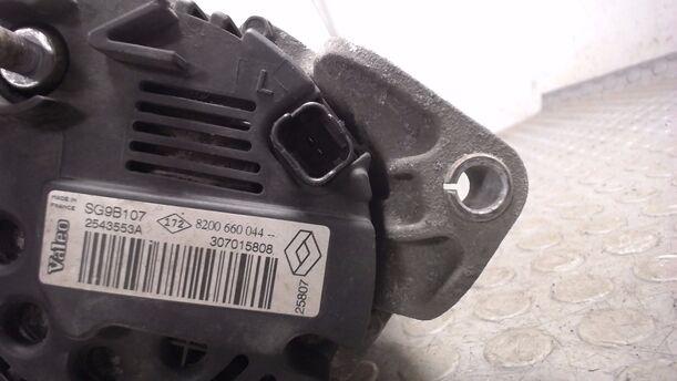 Foto: LICHTMASCHINE eines Renault Clio 1.2 16V GL