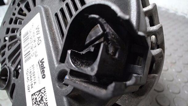Foto: LICHTMASCHINE (STECKER BESCHÄDIGT) eines Skoda Octavia Combi 1.6 TDI GL