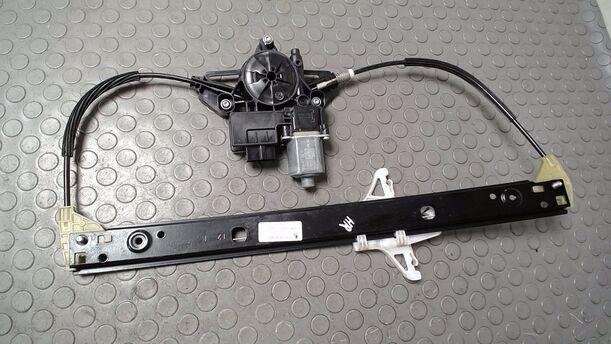 Foto: FENSTERHEBER ELEKTRISCH HINTEN RECHTS ( COMBI ) eines Skoda Octavia Combi 1.6 TDI GL