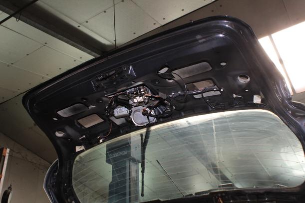 Foto: HECKKLAPPE / HECKDECKEL eines BMW 118i GL