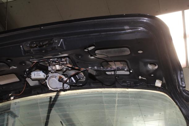 Foto: HECKKLAPPE / HECKDECKEL eines BMW 118i GL