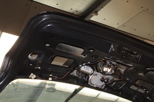 Foto: HECKKLAPPE / HECKDECKEL eines BMW 118i GL
