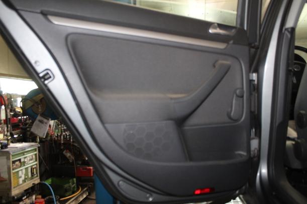 Foto: TÜR HINTEN LINKS eines VW Golf 1.9 TDI GL