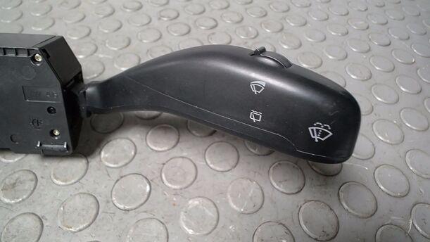 Foto: KOMBISCHALTER/ LENKSTOCKSCHALTER eines Seat Ibiza 1.4 16V GL