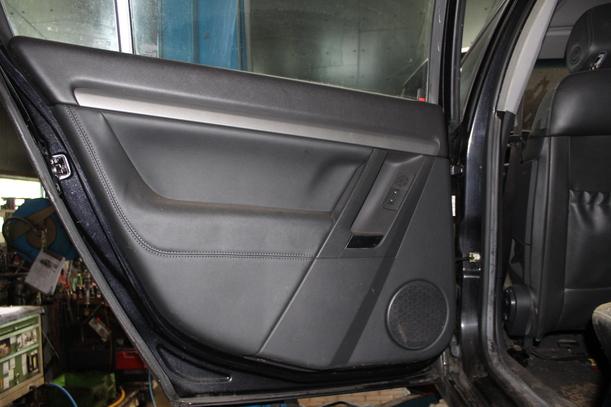 Foto: TÜR HINTEN LINKS eines Opel Signum 1.9 CDTI GL