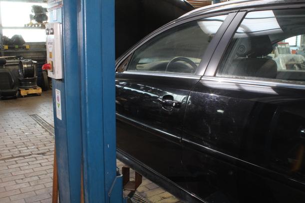 Foto: TÜR VORN LINKS eines Opel Signum 1.9 CDTI GL