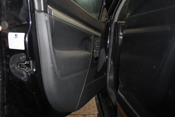 Foto: TÜR VORN LINKS eines Opel Signum 1.9 CDTI GL