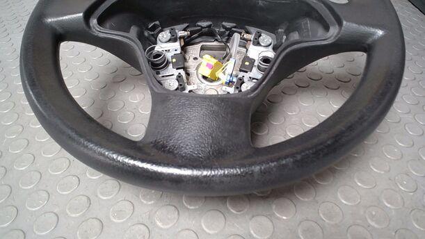 Foto: LENKRAD ( OHNE AIRBAG ) eines Seat Ibiza 1.4 16V Saphir