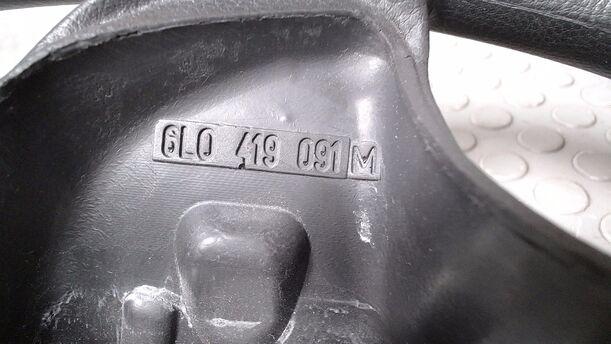 Foto: LENKRAD ( OHNE AIRBAG ) eines Seat Ibiza 1.4 16V Saphir