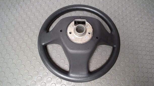 Foto: LENKRAD ( OHNE AIRBAG ) eines Seat Ibiza 1.4 16V Saphir