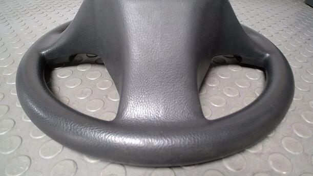 Foto: LENKRAD ( OHNE AIRBAG ) eines Seat Ibiza 1.4 16V Saphir