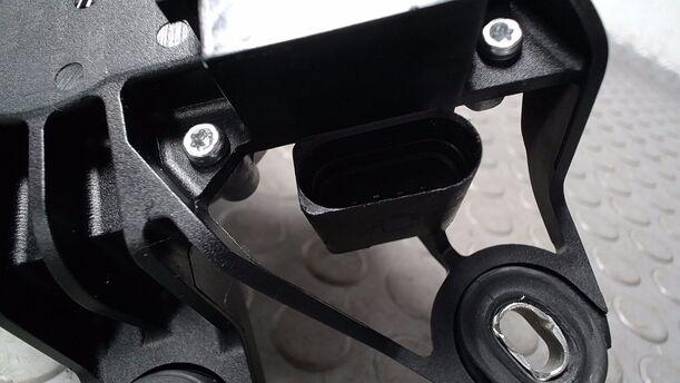 Foto: SCHEIBENWISCHERMOTOR HINTEN eines VW Golf 1.4 Saphir