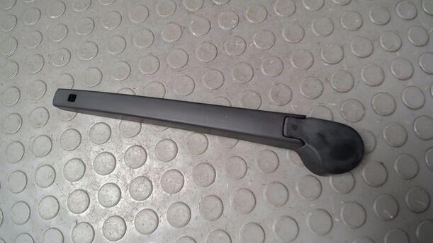 Foto: SCHEIBENWISCHERARM HINTEN eines VW Golf 1.4 Saphir