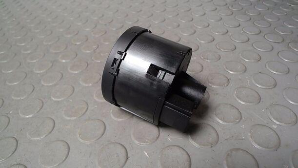 Foto: LICHTSCHALTER eines VW Golf 1.4 Saphir