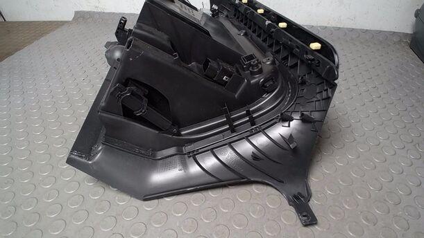Foto: HANDSCHUHFACH eines VW Golf 1.4 GLX
