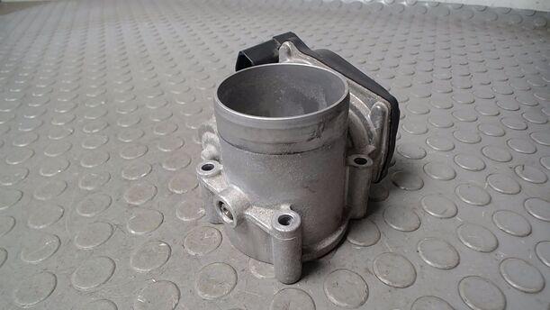 Foto: DROSSELKLAPPE/ DROSSELKLAPPENSTUTZEN  VDO eines VW Golf 1.4 GLX