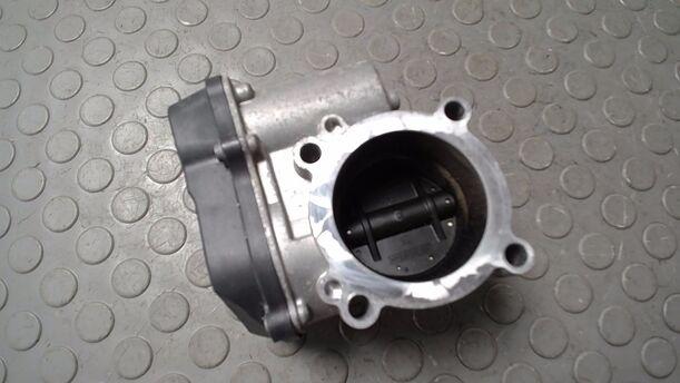 Foto: DROSSELKLAPPE/ DROSSELKLAPPENSTUTZEN  VDO eines VW Golf 1.4 GLX