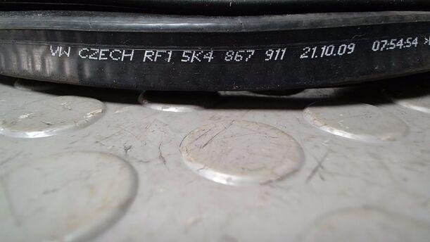 Foto: TÜRDICHTUNG/ TÜRGUMMI VORN LINKS ( 4/5 TÜRER ) eines VW Golf 1.4 GLX