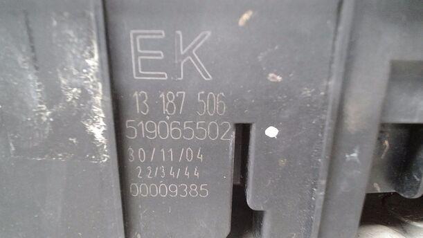 Foto: SICHERUNGSKASTEN/ UEC eines Opel Vectra 2.0 DTI Caravan Edition