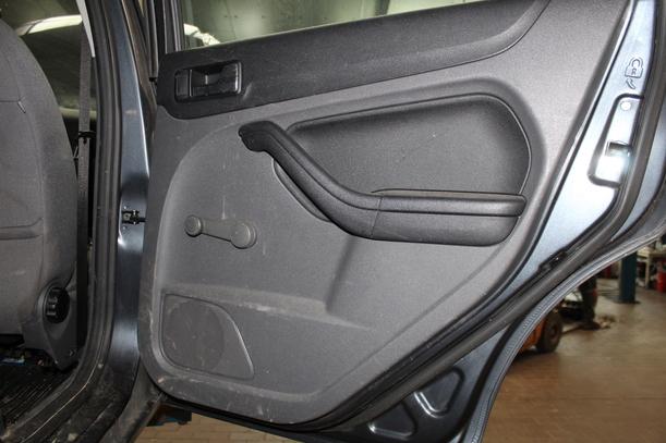 Foto: TÜR HINTEN RECHTS ( TURNIER/ VOR FACELIFT ) eines Ford Focus Turnier 1.6 16V Edition