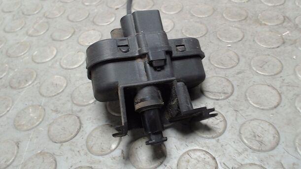 Foto: STELLMOTOR TANKKLAPPE / TANKDECKEL eines VW Tiguan 2.0 TDI DPF 4Motion Edition