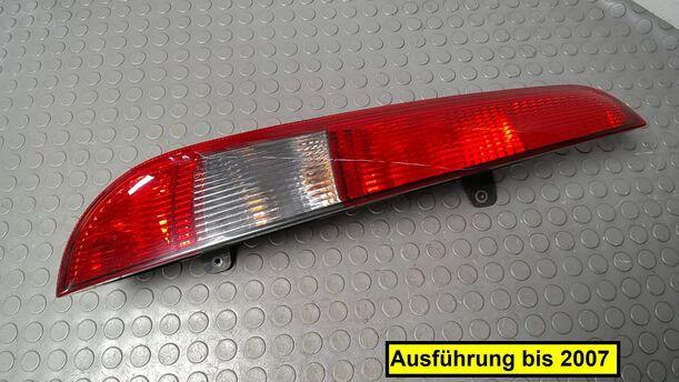 Foto: HECKLEUCHTE/ RÜCKLEUCHTE LINKS ( VOR FACELIFT/ TURNIER ) eines Ford Focus Turnier 1.6 16V Edition