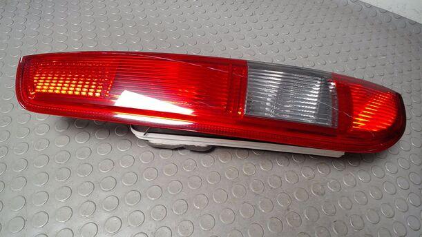 Foto: HECKLEUCHTE/ RÜCKLEUCHTE LINKS ( VOR FACELIFT/ TURNIER ) eines Ford Focus Turnier 1.6 16V Edition
