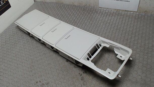 Foto: ABLAGEFACH / DACHKONSOLE eines VW Tiguan 2.0 TDI DPF 4Motion Edition