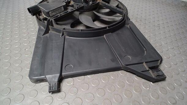Foto: ELEKTROLÜFTER eines Ford Focus Turnier 1.6 16V Edition