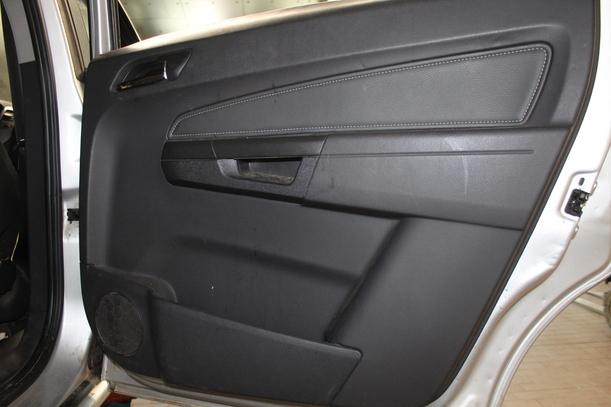 Foto: TÜR HINTEN RECHTS eines Opel Zafira 1.9 CDTI Edition
