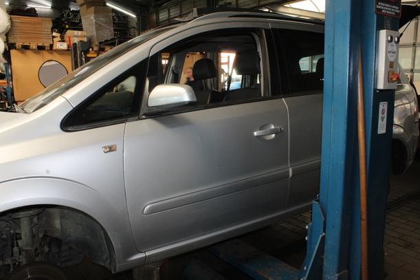 Foto: TÜR VORN LINKS eines Opel Zafira 1.9 CDTI Edition