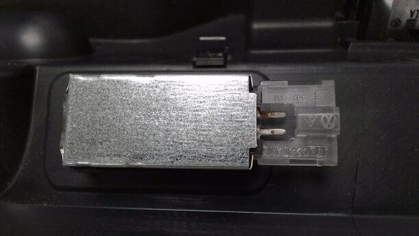 Foto: HANDSCHUHFACH eines VW Tiguan 2.0 TDI DPF 4Motion Edition