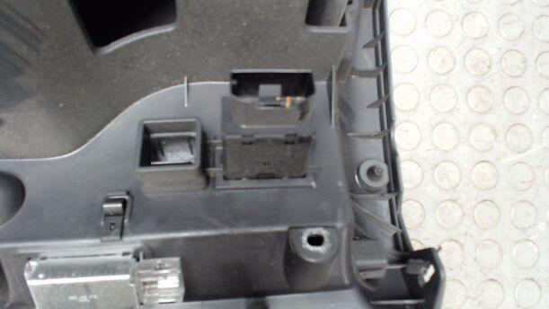 Foto: HANDSCHUHFACH eines VW Tiguan 2.0 TDI DPF 4Motion Edition