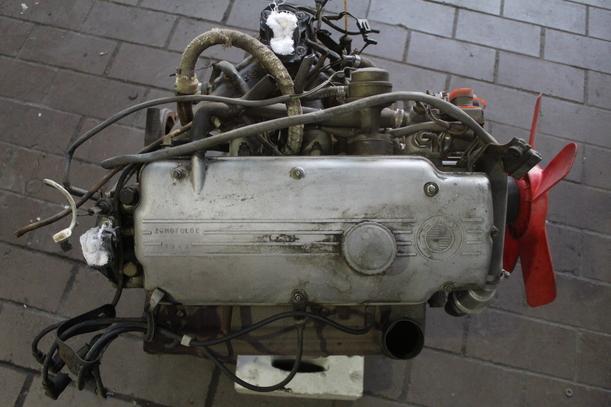 Foto: MOTOR (TEILETRÄGER) eines BMW 318