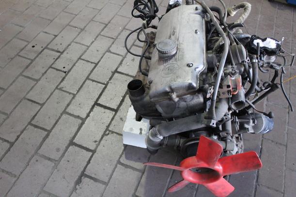 Foto: MOTOR (TEILETRÄGER) eines BMW 318